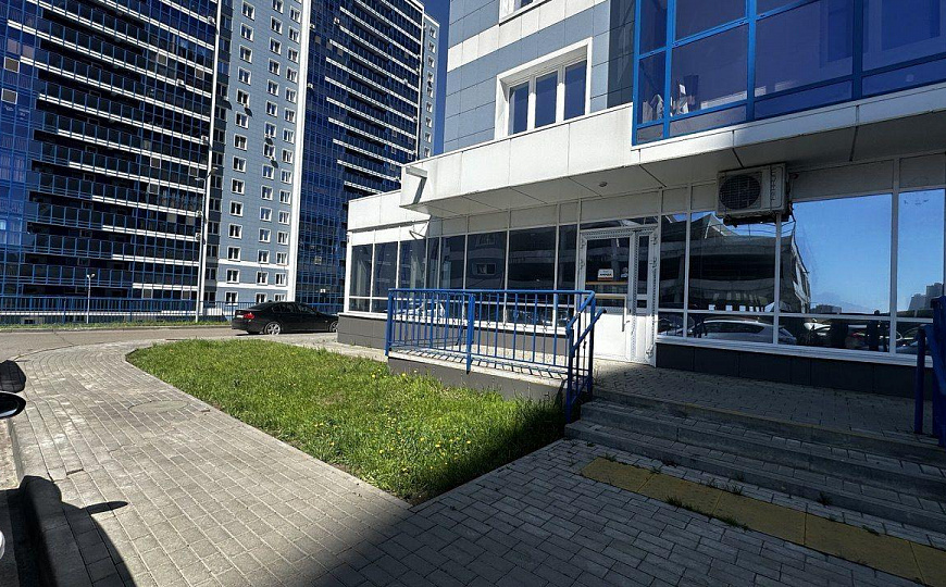 Сдам помещение свободного назначения, 417 м² фото