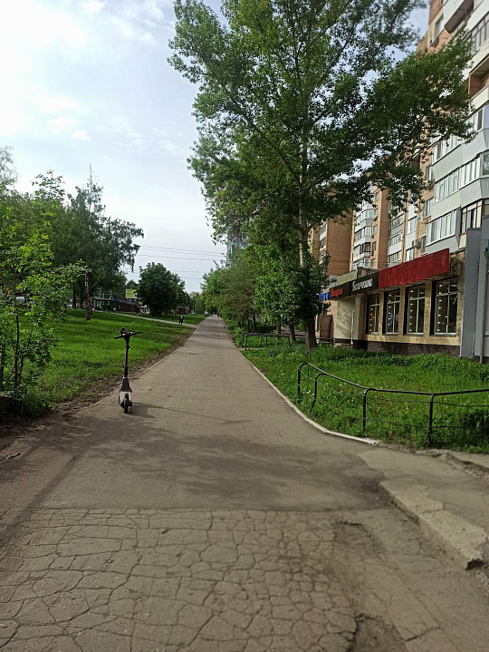 Сдам помещение на первой линии с отдельным входом. фото