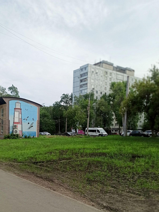 Сдам помещение на первой линии с отдельным входом. фото