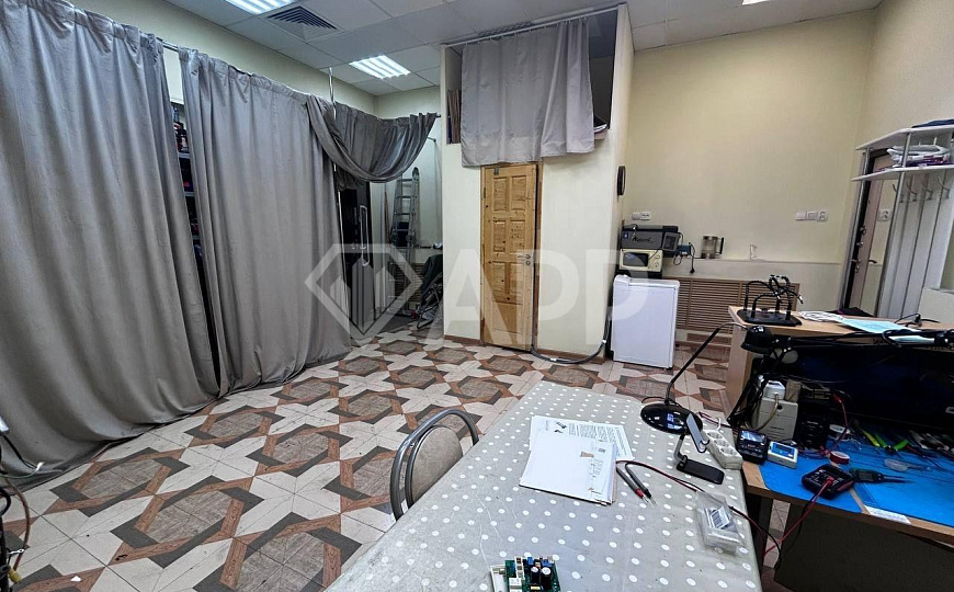 Продаю помещение свободного назначения фото