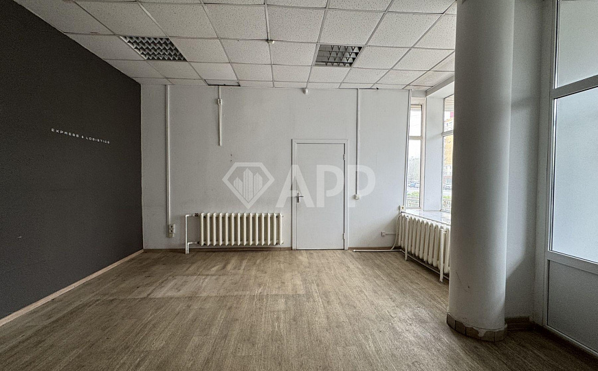 1 линия/Банк/Торговля/Офис, 125 м² фото