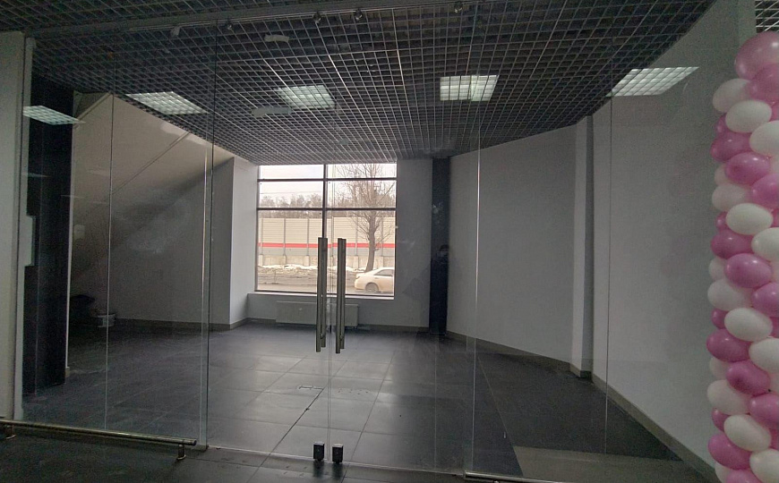Сдам помещение свободного назначения, 50 м² В ТЦ "Прометей" фото