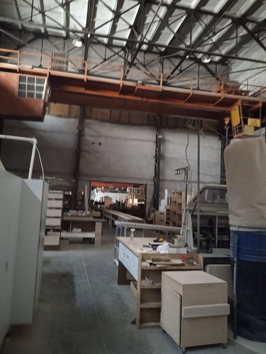 Тёплый склад 880м² с кран балкой 10 т или под производство фото