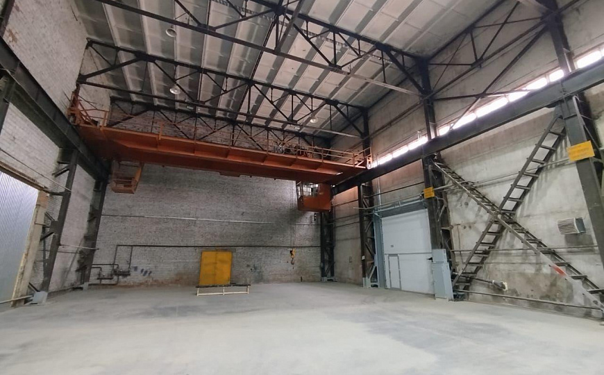 Тёплый склад 880м² с кран балкой 10 т или под производство фото