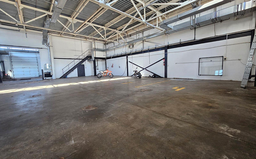 Сдам отдельно стоящее здание, 360 м² фото
