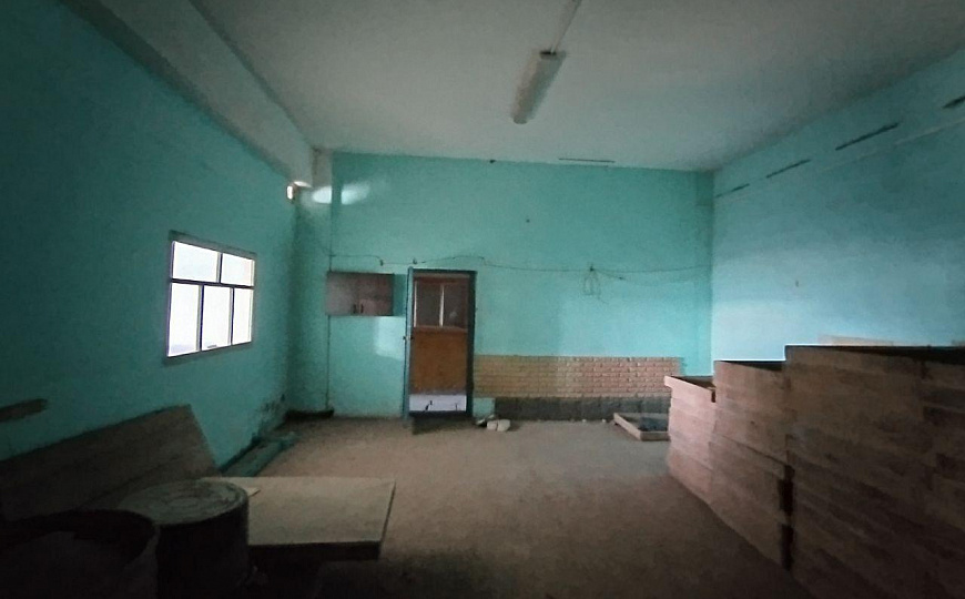 Производственная база с арендаторами 3838 м² фото