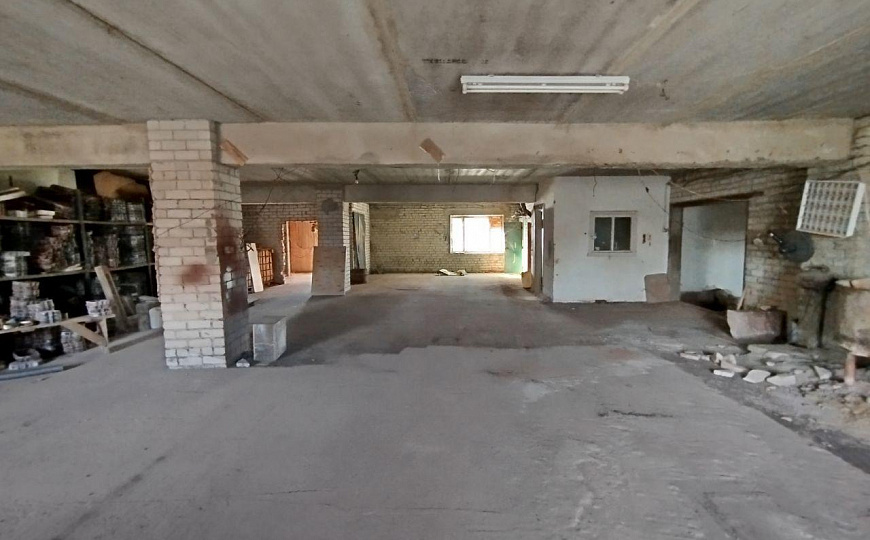 Производственная база с арендаторами 3838 м² фото