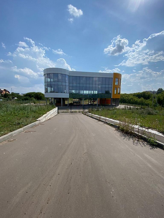 Помещение свободного назначения 2 100 м² фото