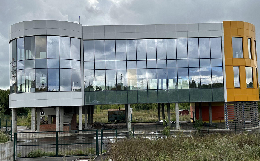 Помещение свободного назначения 2 100 м² фото