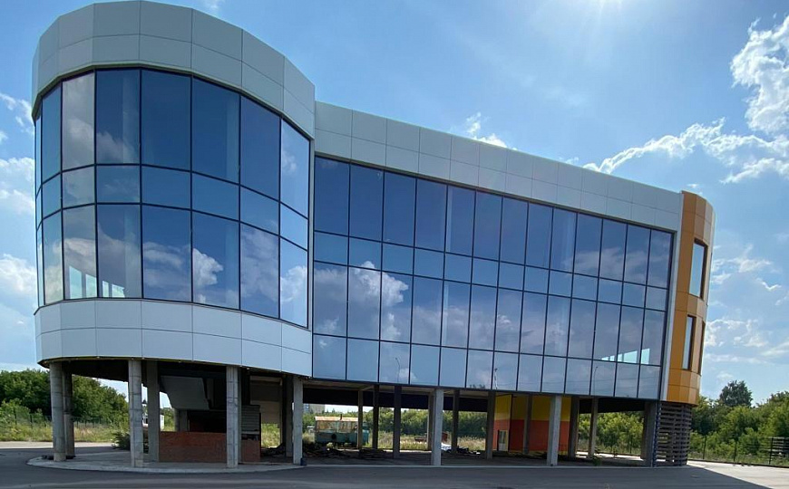 Помещение свободного назначения 2 100 м² фото