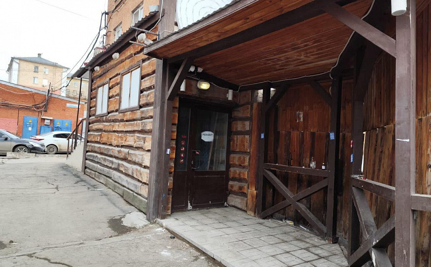 Помещение с арендатором 119м² в самом центре города фото