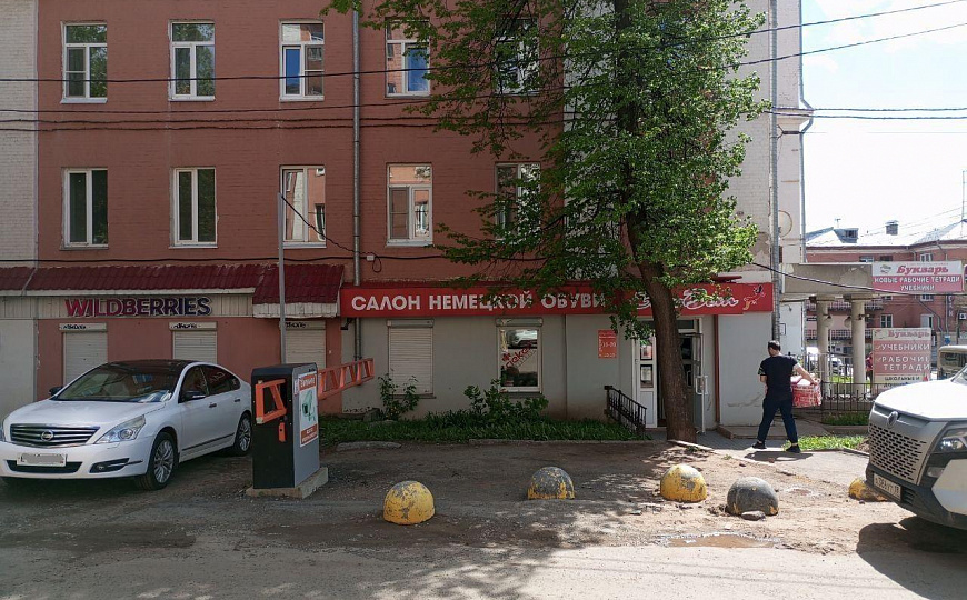 Помещение свободного назначения в историческом центре города, 1 линия, 81 м² фото