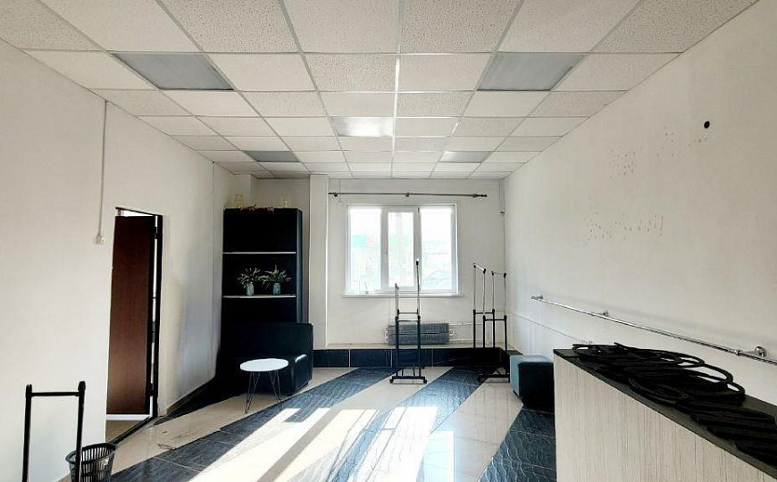 Продам торговое помещение, 93 м² фото
