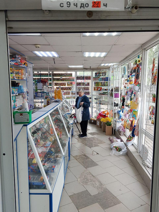 Сдаётся помещение свободного назначения на красной линии в шаговой доступности от остановки обществе фото