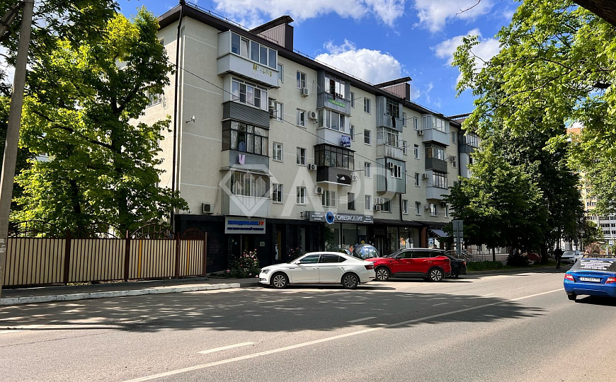 Сдам торговое помещение, 76 м² фото