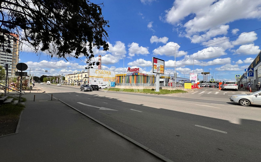 Сдам торговое помещение, 76 м² фото
