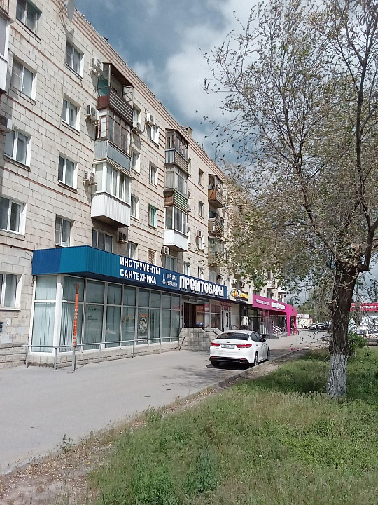 Помещение в проходном месте 200 м² фото