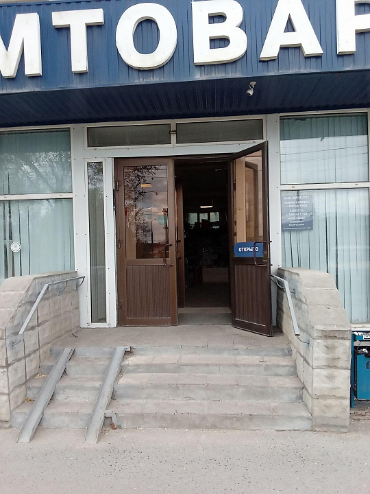 Помещение в проходном месте 200 м² фото