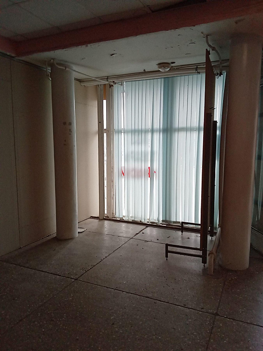 Помещение в проходном месте 200 м² фото