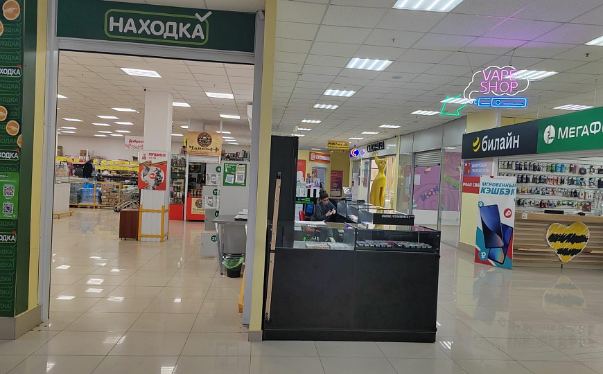 Аренда в ТЦ Новая Легенда   156 и 43 кв м в Чапаевске  фото