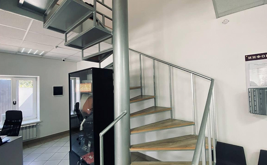 Автосалон, офис, 275 м2 фото