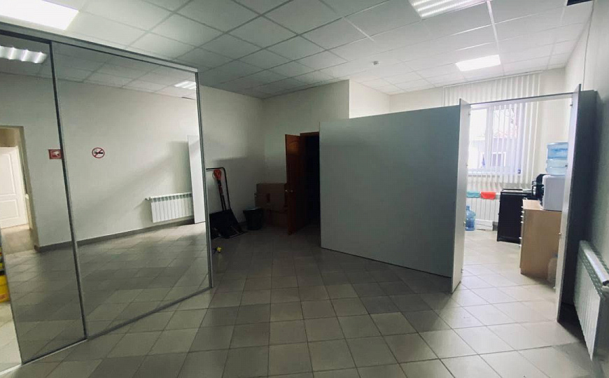 Автосалон, офис, 275 м2 фото
