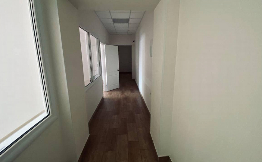 Автосалон, офис, 275 м2 фото