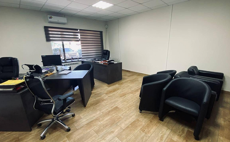 Автосалон, офис, 275 м2 фото
