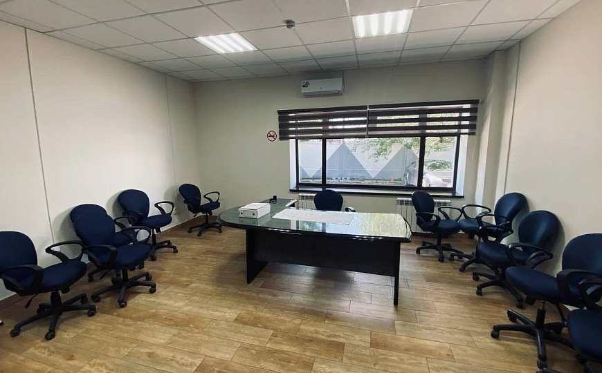 Автосалон, офис, 275 м2 фото