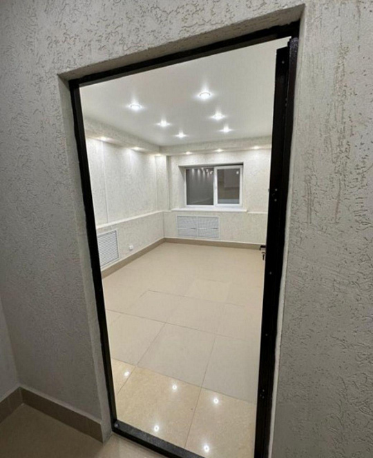 Продам помещение 16,6м² на первой линии, евроремонт. фото