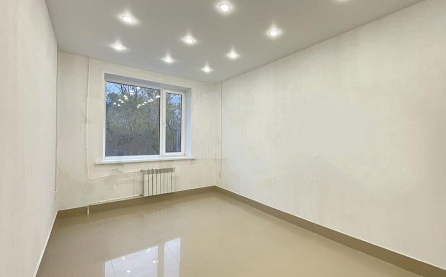 Продам помещение 16,6м² на первой линии, евроремонт. фото