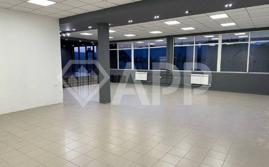 Сдаю торговое помещение 150 м2 фото