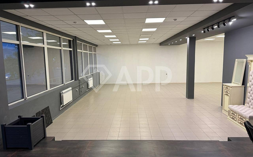 Сдаю торговое помещение 150 м2 фото