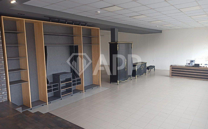 Сдаю торговое помещение 150 м2 фото