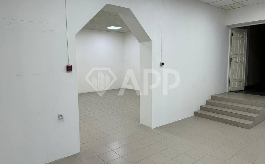 Сдаю торговое помещение 150 м2 фото