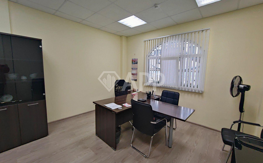 Сдам торговое помещение, 350 м² фото