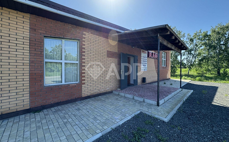 Отдельно стоящее кирпичное здание, 200 м² фото