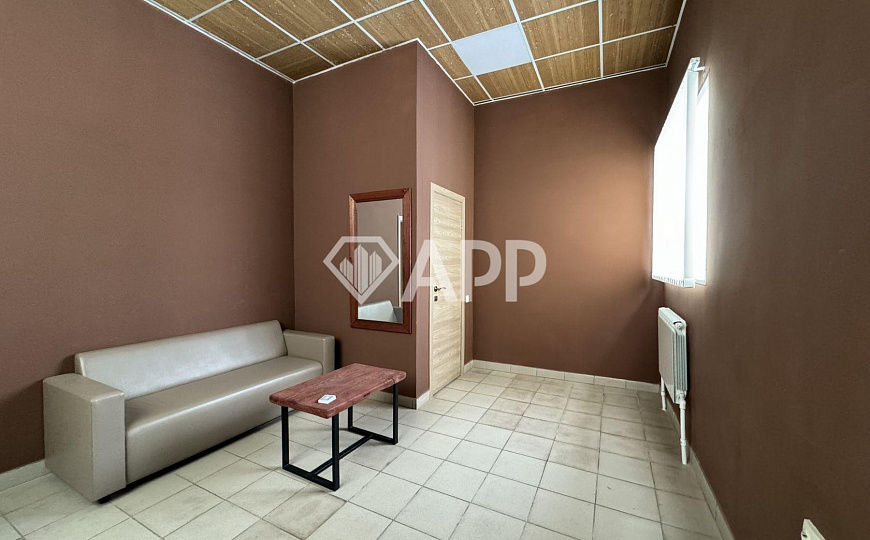 Отдельно стоящее кирпичное здание, 200 м² фото