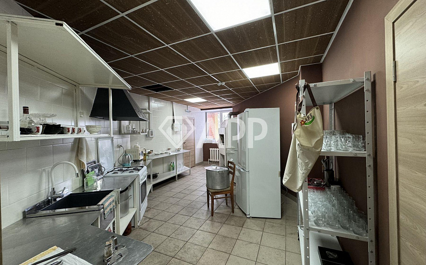 Отдельно стоящее кирпичное здание, 200 м² фото