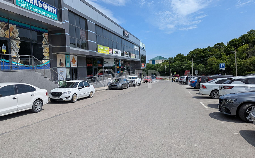 Сдам торговое помещение, 550 м² фото