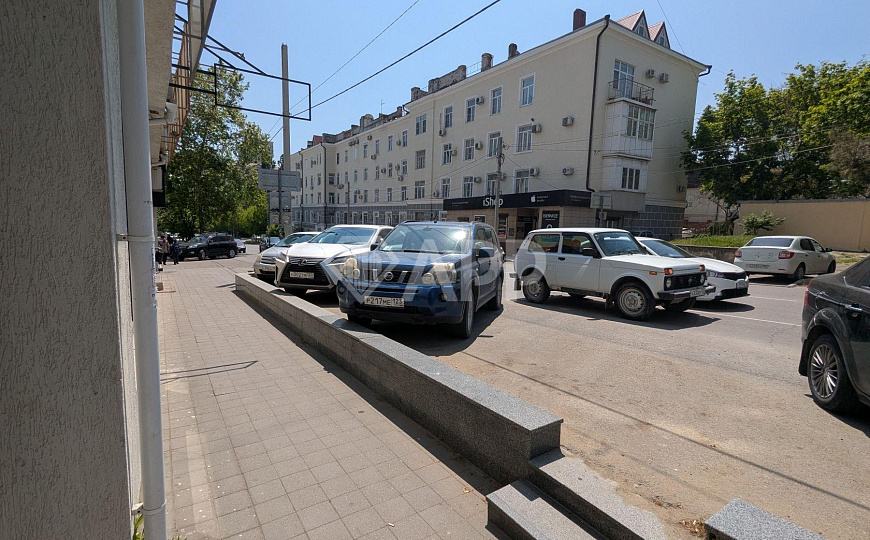 Продаю торговое помещение 77 м² с арендатором "Апрель" фото