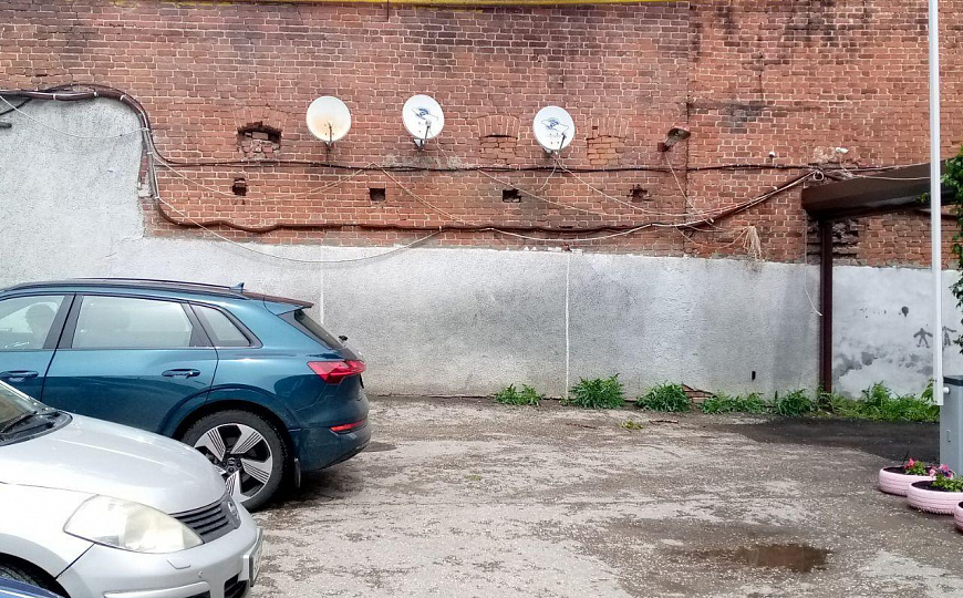 Продажа отдельно стоящего здания в историческом центре города фото