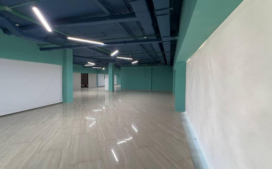 Сдам помещения в ТЦ 2000м² фото