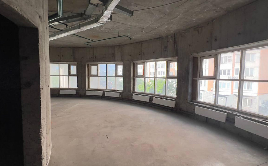 Сдам помещения в ТЦ 2000м² фото