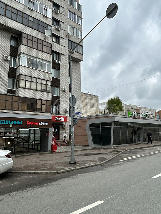 Сдаю 77 м² на первой линии. Высокий трафик! фото