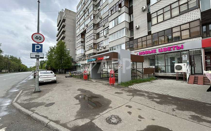 Сдаю 77 м² на первой линии. Высокий трафик! фото