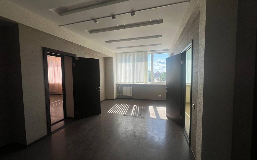 Аренда офисного помещения, 570 м² фото
