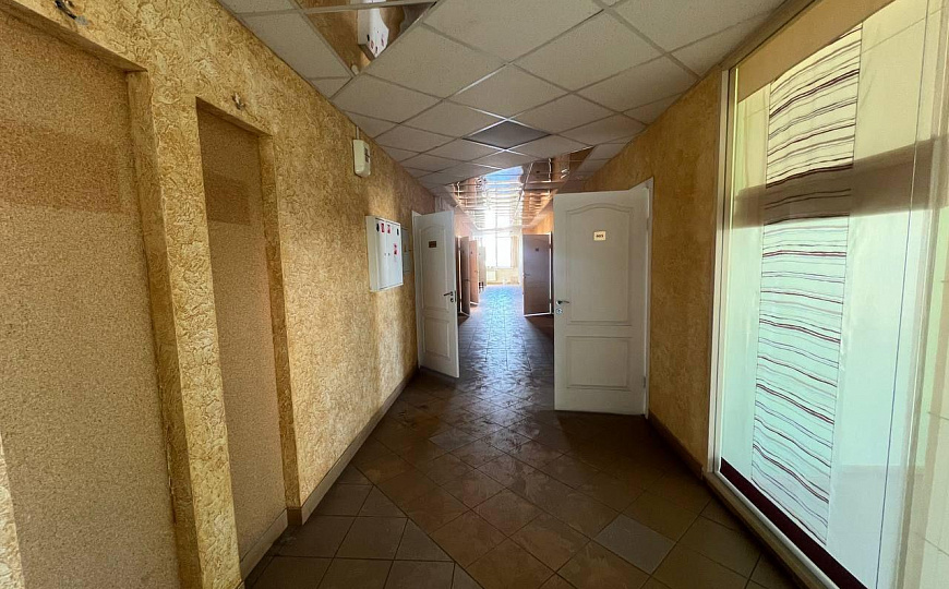 Аренда офисного помещения, 570 м² фото