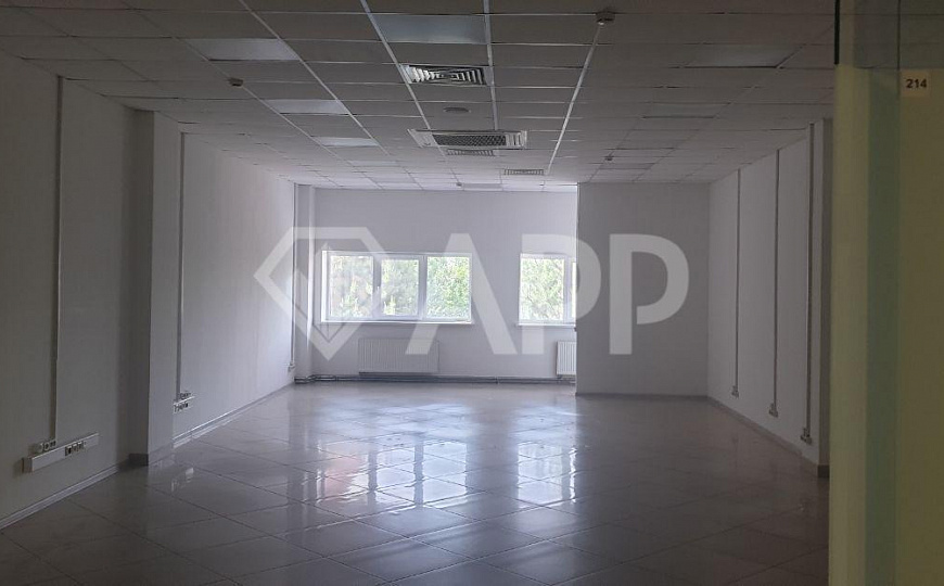 Офис/Фитнес центр/Банк от 500 до 2600 м2 фото