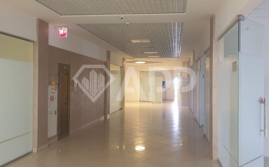 Офис/Фитнес центр/Банк от 500 до 2600 м2 фото